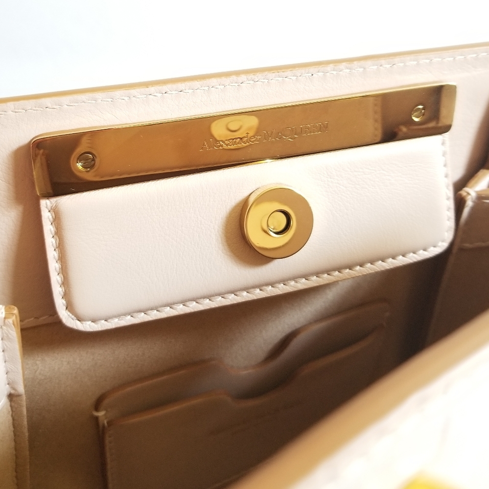 Alexander McQueen The Short Story Croc-Embossed Leather Crossbody Bag Pa… - Picture 12 of 16
